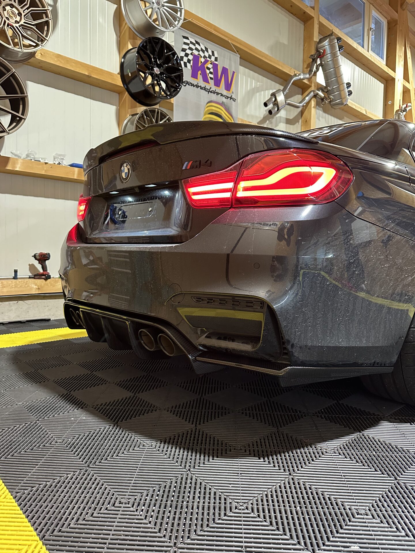 Passend für BMW F8X V-Style Diffusor - DKS Performance 1