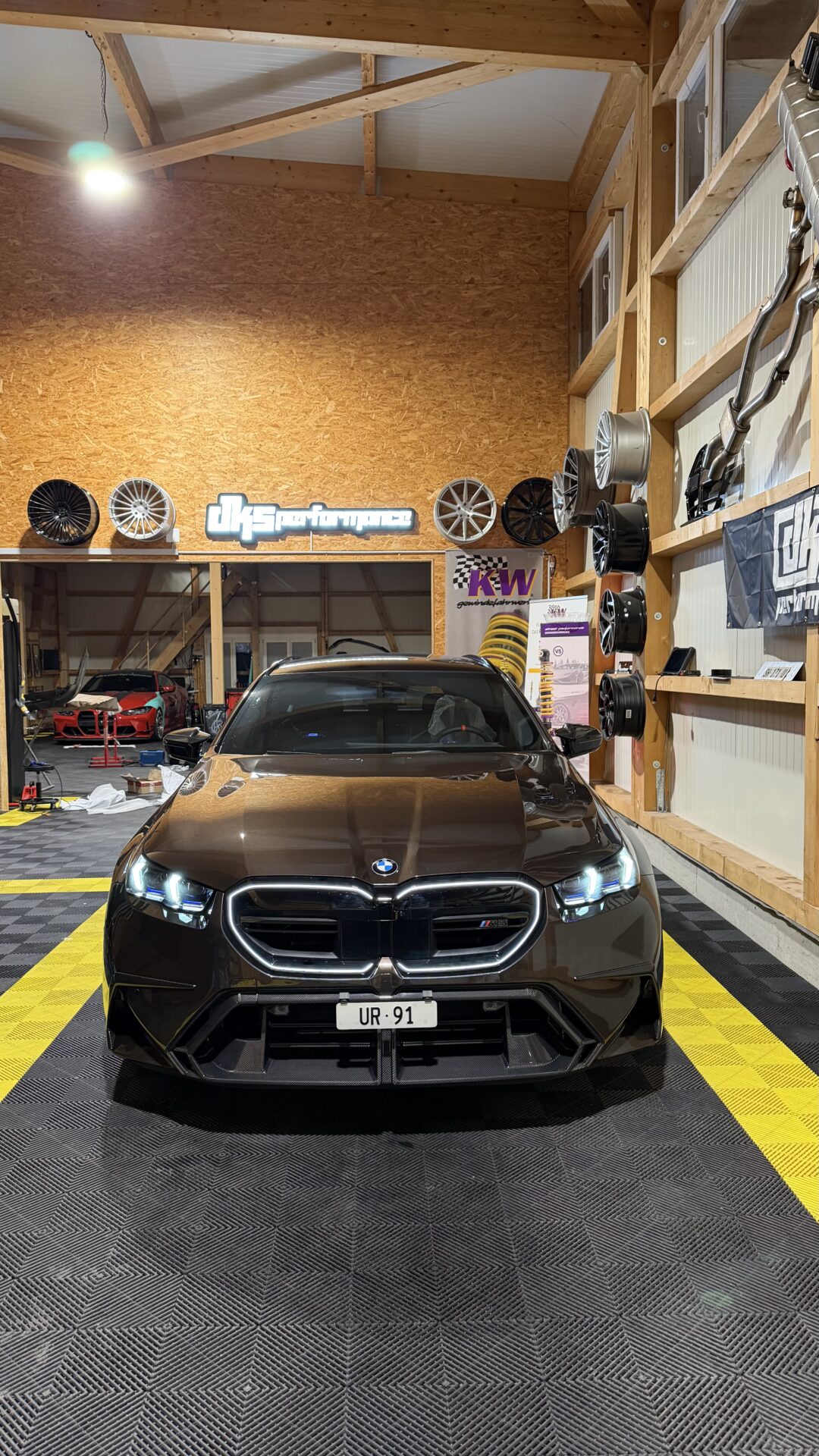 SQ-Style Frontstoßstangen Einsatz mit Lamellen Carbon passend für G90/G99 - DKS Performance 8 SQ-Style Frontstoßstangen Einsatz mit Lamellen Carbon passend für G90/G99 - DKS Performance 8