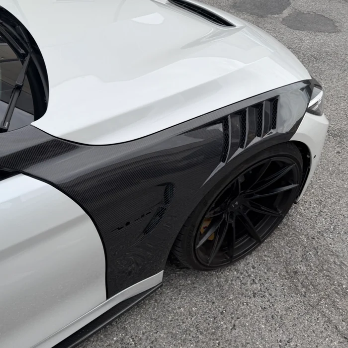Carbon Kotflügel passend für F82 F80 M3 M4 - DKS Performance 2 Carbon Kotflügel passend für F82 F80 M3 M4 - DKS Performance 2