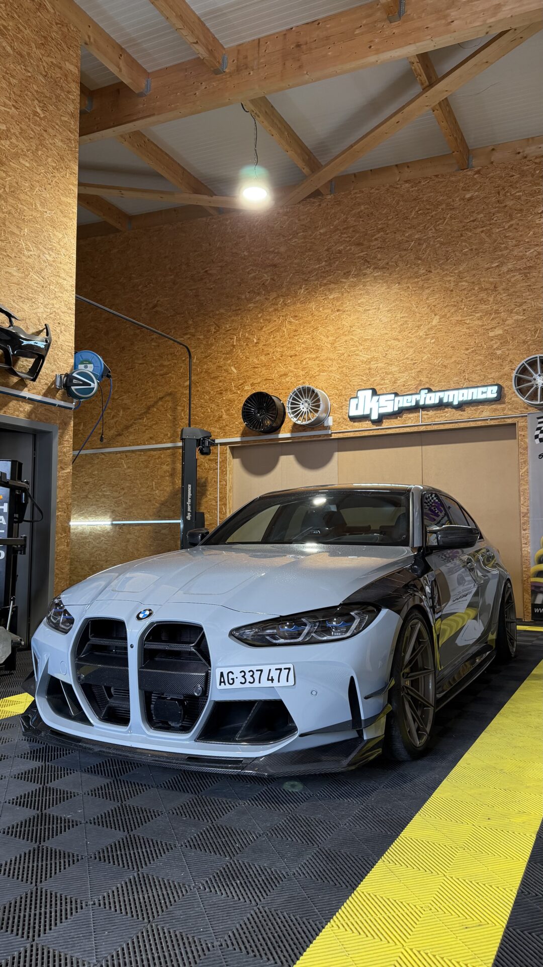 Carbon Kotflügel V4 passend für G80/G81 & G82/G83 – M3/M4 - DKS Performance 7 Carbon Kotflügel V4 passend für G80/G81 & G82/G83 – M3/M4 - DKS Performance 7